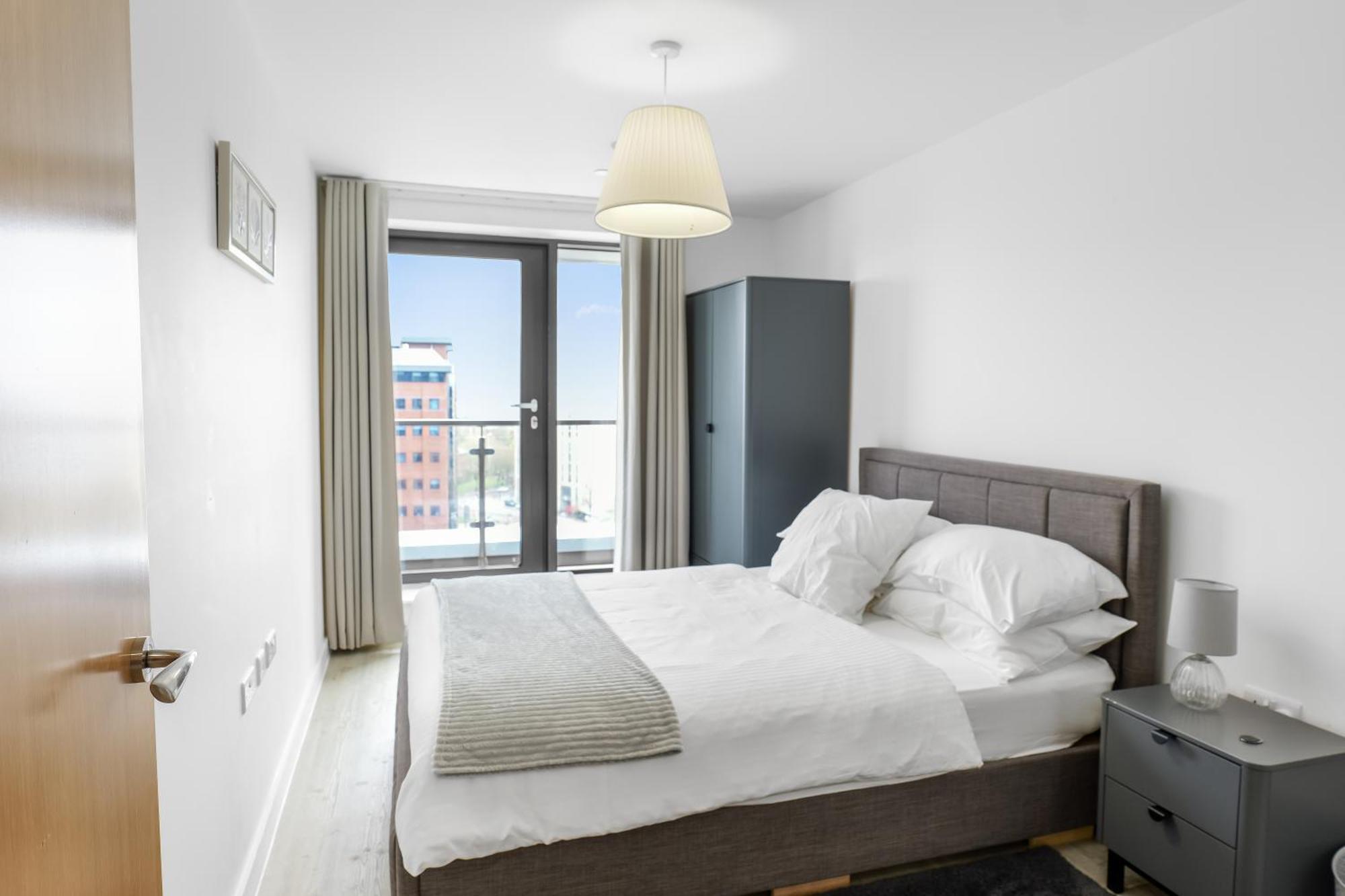 High Rise 2 Bedroom & 2 Bath Apartment With Parking, Balcony & Amazing View Manchester Ngoại thất bức ảnh